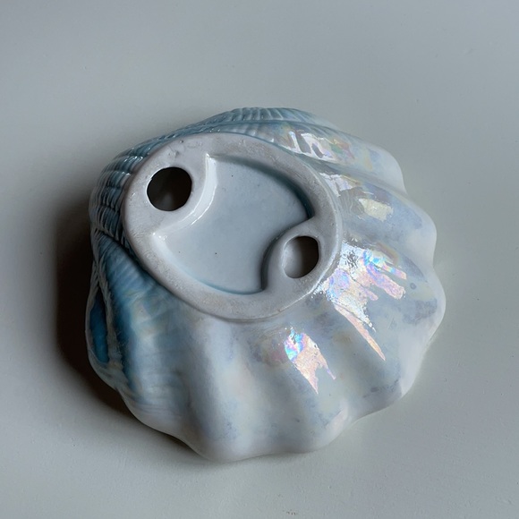 Vintage | Ceramic Porcelain Shell Jewelry Dish - Picture 7 of 10